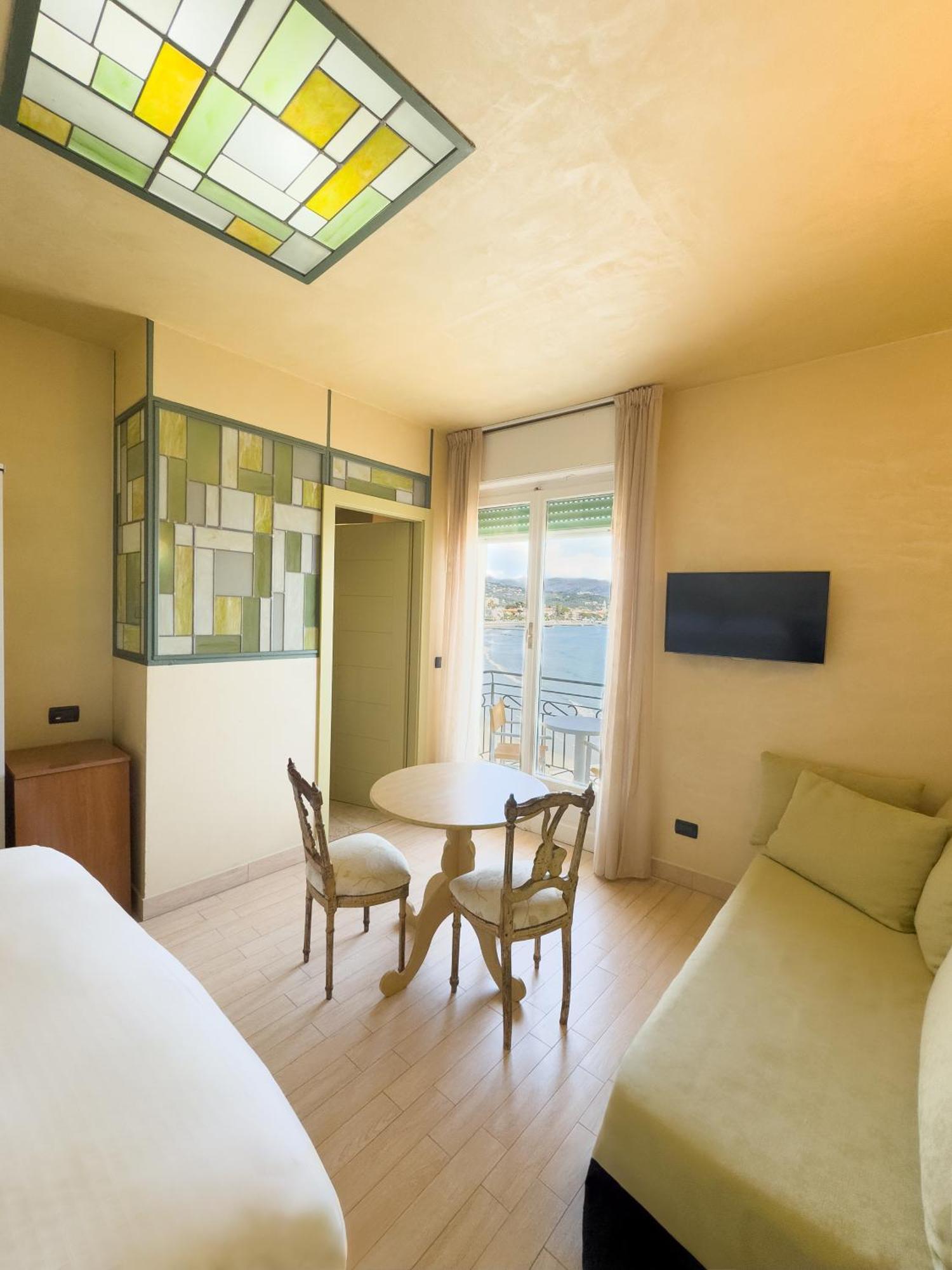 Jasmin Charme Hotel Diano Marina Zewnętrze zdjęcie