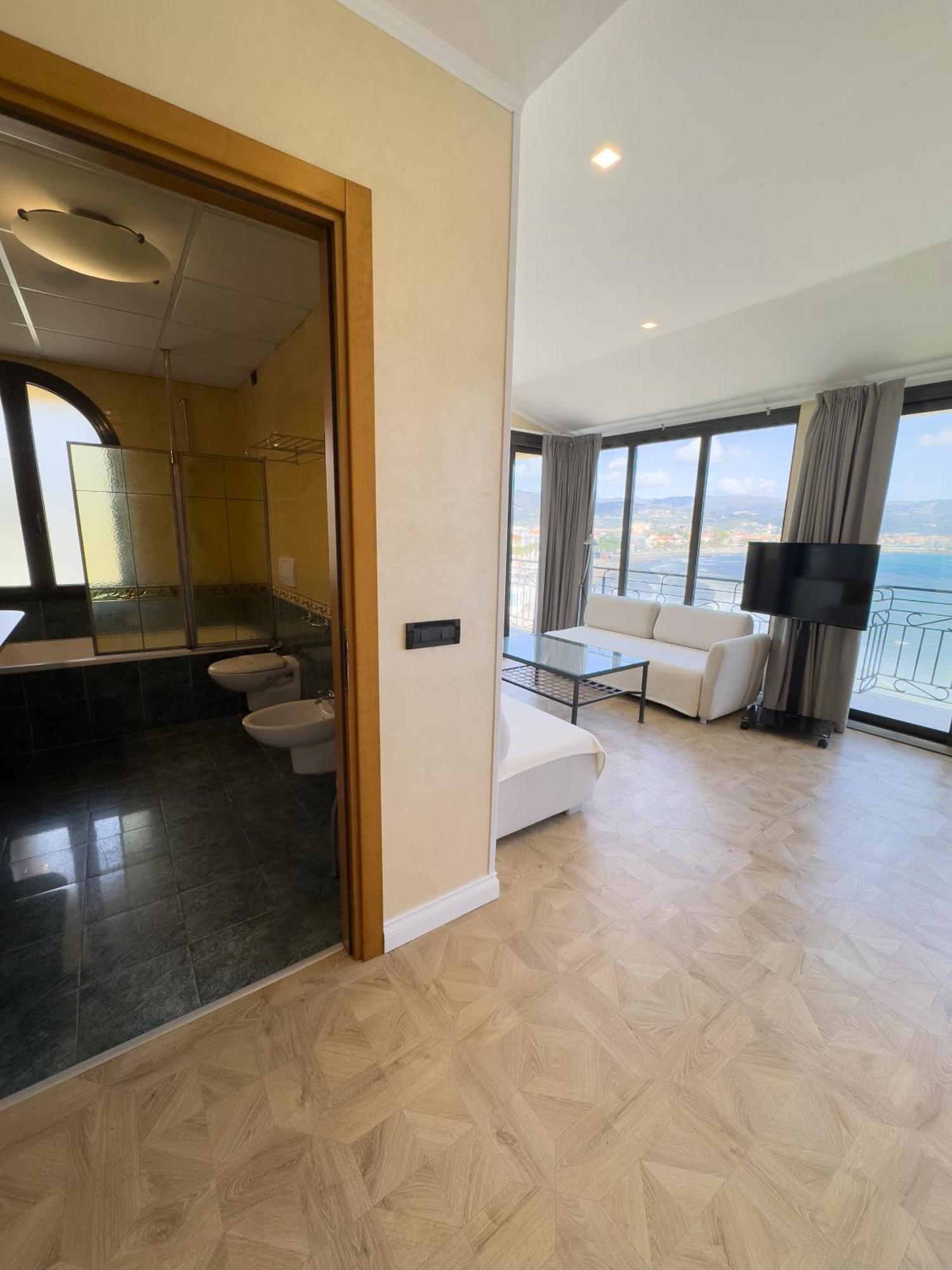 Jasmin Charme Hotel Diano Marina Zewnętrze zdjęcie